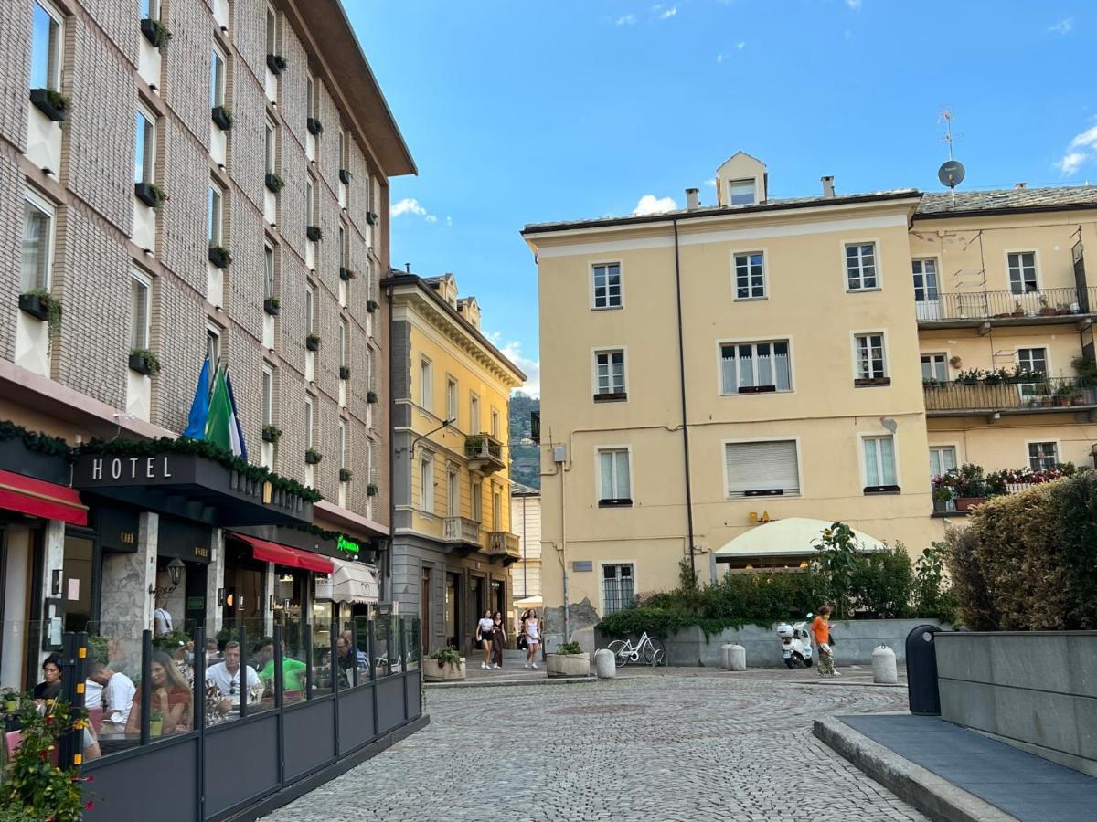 Belabri - Central Charme&Comfort -Mansarde E Appartamento Aosta Exterior foto